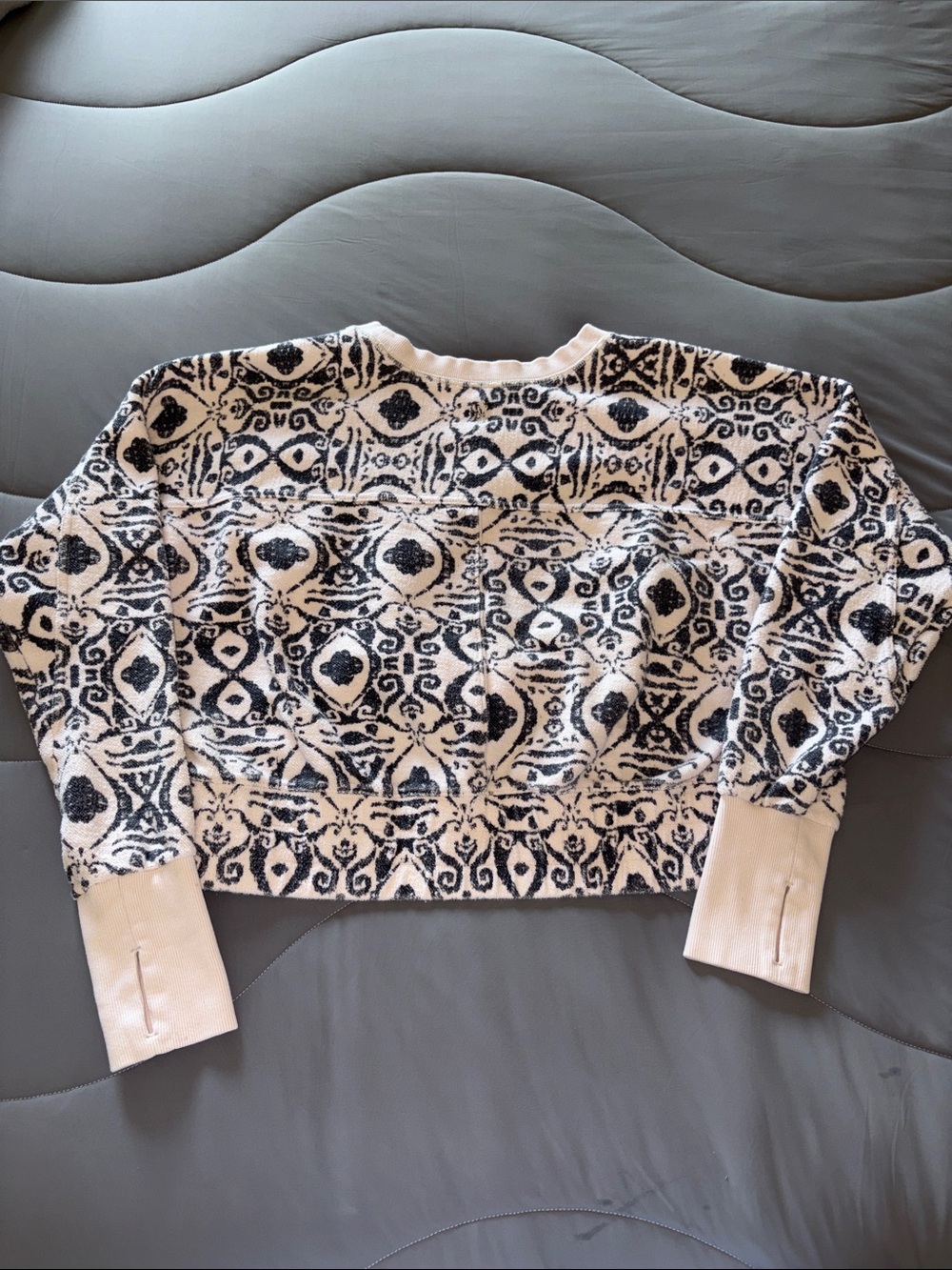 Free People Movement Women’s Long Sleeve Black & Cream Patterned Crop Top M - Picture 9 of 11